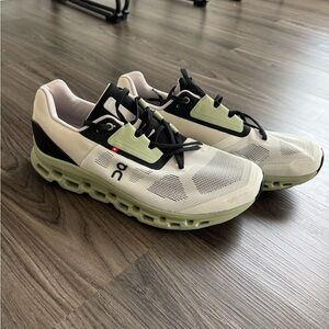 Men’s on clouds cloud stratus